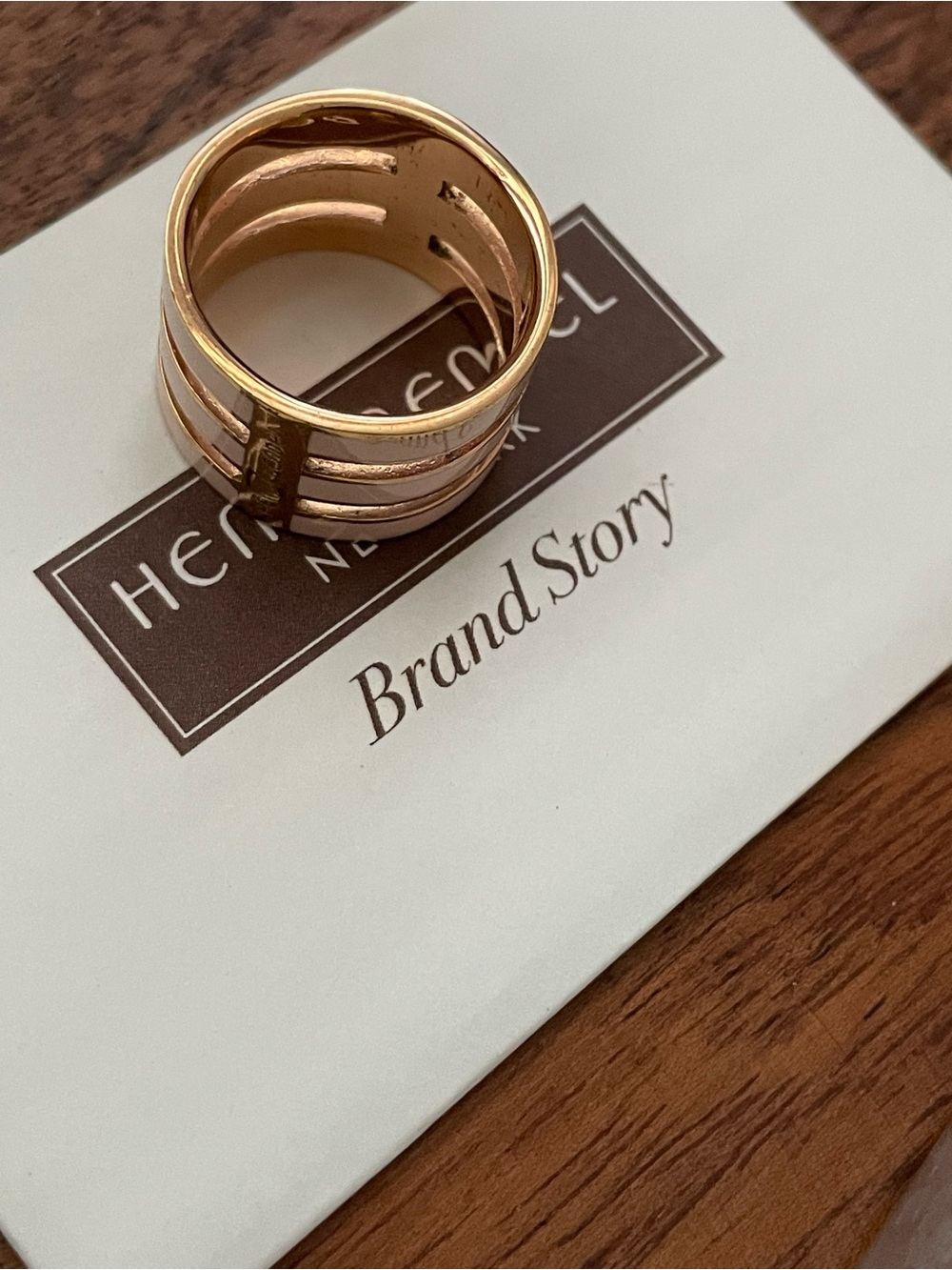 HENRI BENDEL Pink Enamel On Gold Tone Metal Ring Size 8 - Picture 4 of 8